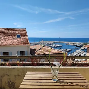 lescapade-vue-mer-terrasse-plage-100m.fr-provencehotel.com/